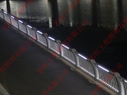 河流灯光护栏